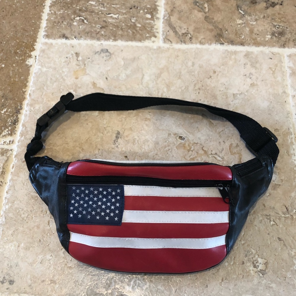 VINTAGE AMERICAN FLAG LEATHER FANNY PACK